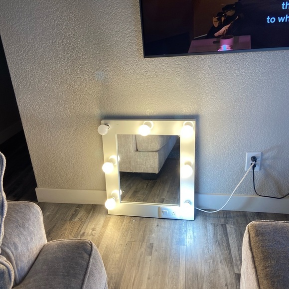 Vanity - Picture 13 of 15